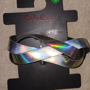 Holographic Twisted Bracelet